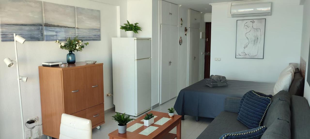 Апартаменты Turisstiko Playa Carvajal Фуэнхирола Экстерьер фото