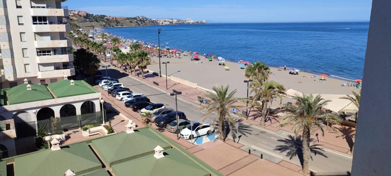 Апартаменты Turisstiko Playa Carvajal Фуэнхирола Экстерьер фото