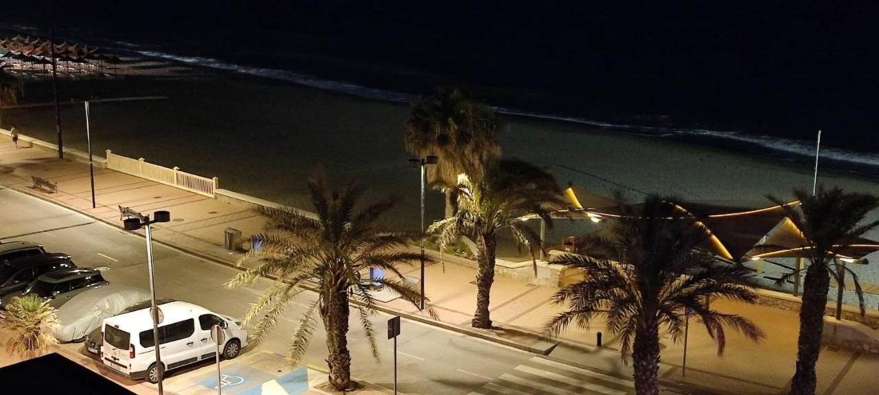 Апартаменты Turisstiko Playa Carvajal Фуэнхирола Экстерьер фото