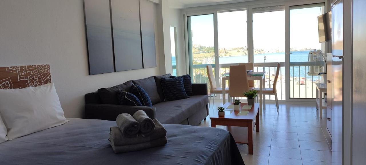 Апартаменты Turisstiko Playa Carvajal Фуэнхирола Экстерьер фото