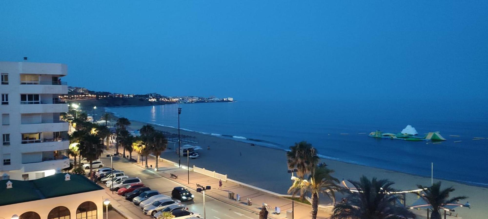 Апартаменты Turisstiko Playa Carvajal Фуэнхирола Экстерьер фото